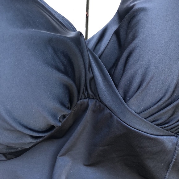 NWOT CACIQUE Balconette Swim Black Tankini top
Gold Hardware Built in Bra 44DDD - Picture 12 of 16